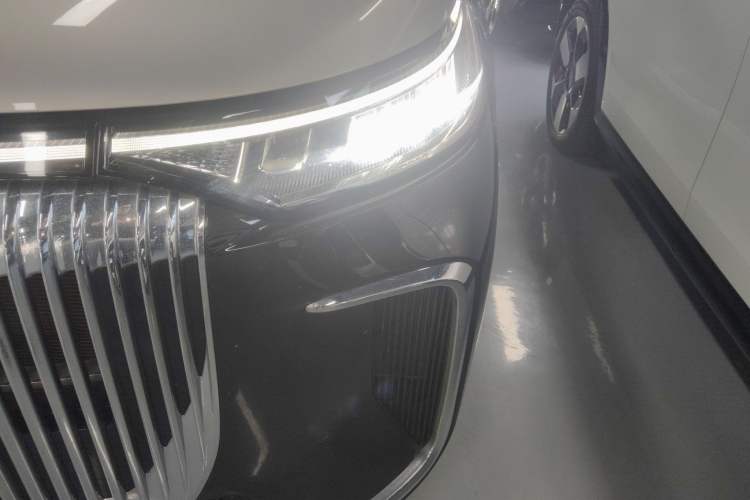 Used VOYAH Dream 2025 PHEV Four-Wheel-Drive Flagship Version – Qiankun Edition Left Front Headlight