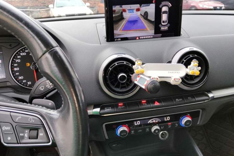 Used Audi A3 2018 30th Anniversary Edition Limousine 40 TFSI Sport Model Audio And AC Panel