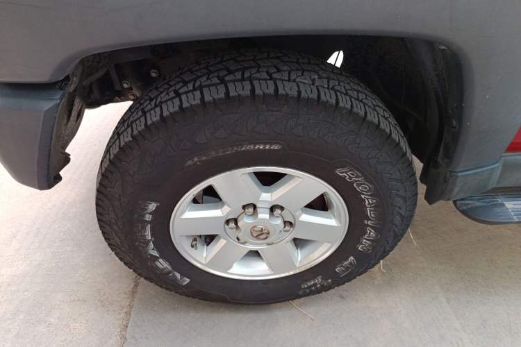 Used BAIC Off-Road BJ40 2016 40L 2.0T Manual Two-Wheel Drive Luxury Edition
