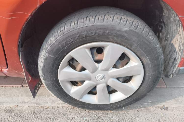 Used Nissan Livina 2009 1.6L Manual All-Around Model Right Front Wheel Hub