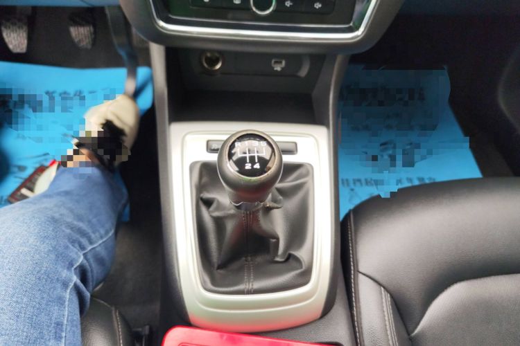 Used Roewe i6 2020 PLUS 1.6L Manual 4G Connect Glory Flagship Edition
