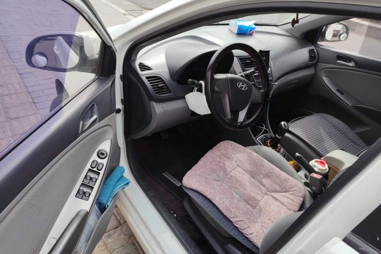 Used Hyundai Verna (older generation) 2014 1.4L Manual Smart GLS Trim
