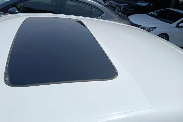Used Chevrolet Monza 2021 320 Automatic Enjoyment Sunroof Edition Roof