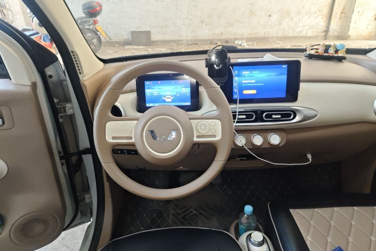 Used Wuling Hongguang MINIEV 2025 Four-Door Version Zhenxiang+ Edition Steering Wheel
