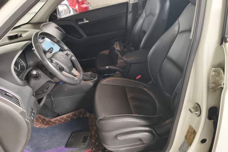 Used Hyundai ix25 2015 1.6L Automatic Two-Wheel Drive Smart GLS Trim Left Front Seat