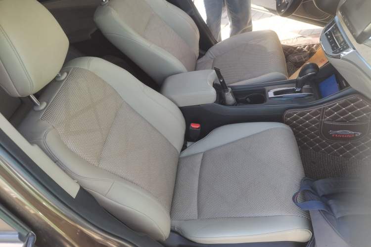 Used Honda Jade 2016 1.8L Automatic Comfort Elite Version 5 Seats Right Front Seat