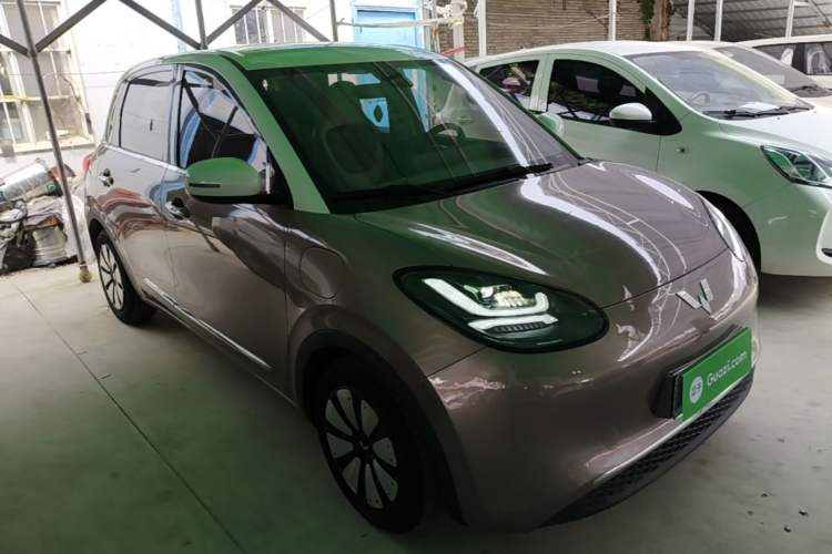Used Wuling Bingo 2023 333 km Lingxi Connected Version Front Right 45 Deg