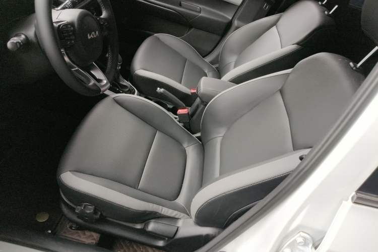 Used Kia kx1 Stonic 2021 1.4L CVT Fun Edition Left Front Seat