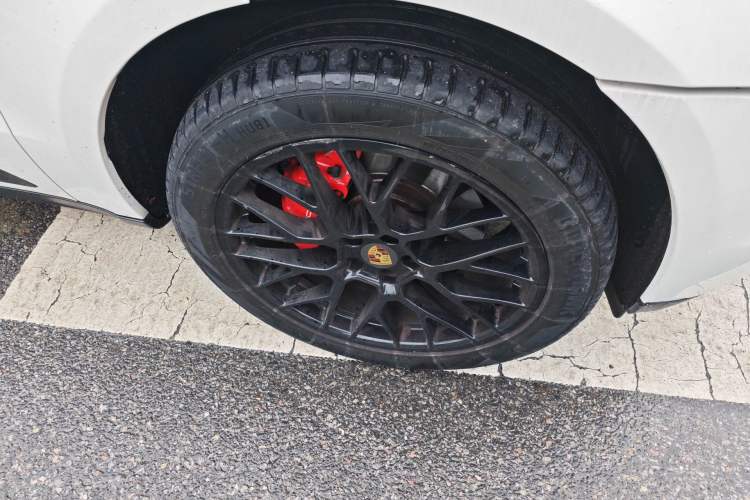 Used Porsche Macan 2014 Macan S 3.0T Right Front Wheel Hub