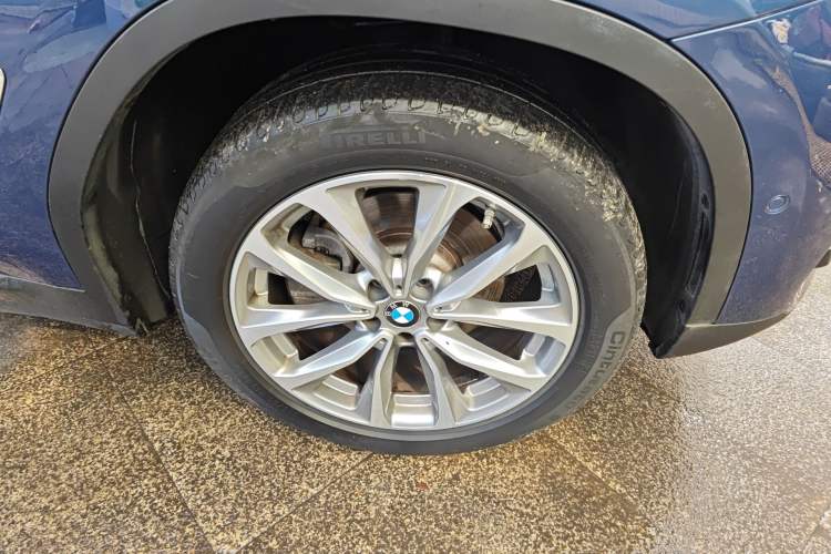 Used BMW X3 2020 xDrive25i Luxury Package Right Front Wheel Hub