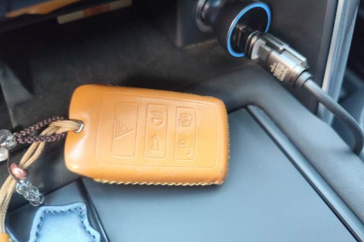 Used Land Rover Discovery 2023 Revised Version 360 PS R-Dynamic S
