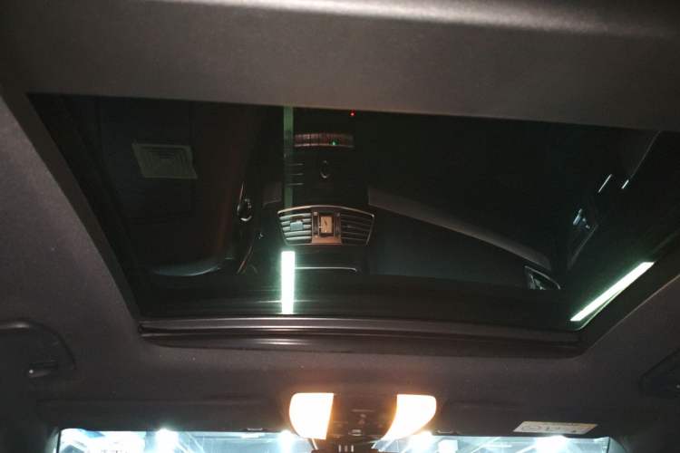 Used Mercedes-Benz E-Class 2016 E 200 Coupe Dynamic Edition Headliner