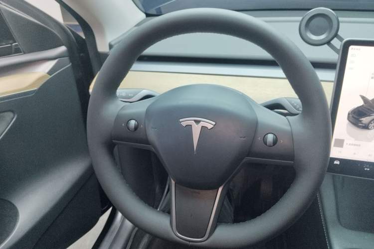 Used Tesla Model Y 2022 Rear-Wheel-Drive Version
