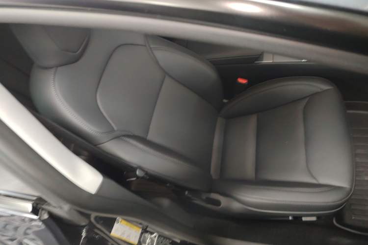 Used Tesla Model 3 2023 Rear-Wheel-Drive Version
