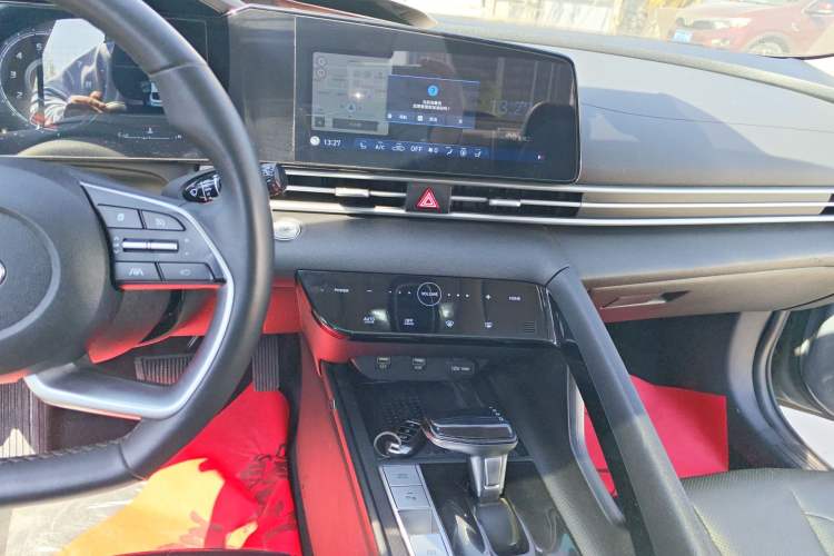 Used Hyundai Elantra 2022 1.5L CVT LUX Prestige Edition Audio And AC Panel