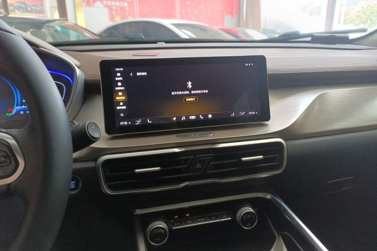 Used Geely Auto Coolray 2019 260T DCT Explorer China V Standard Audio And AC Panel