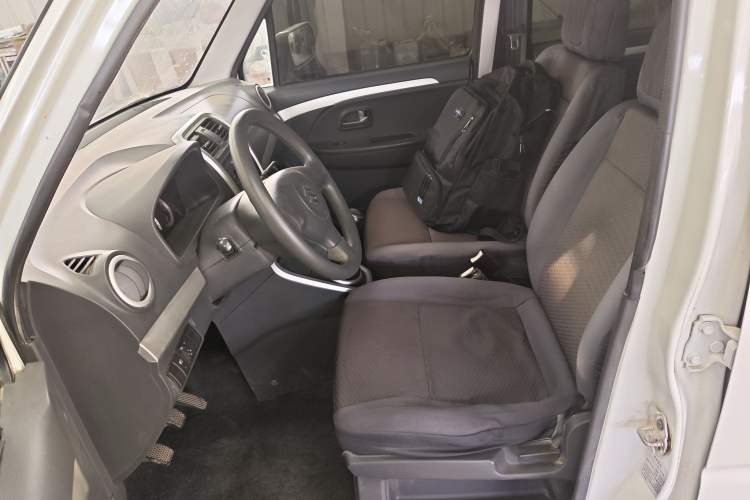 Used Suzuki Wagon R 2015 1.4L Manual All-Around Upgrade Version
