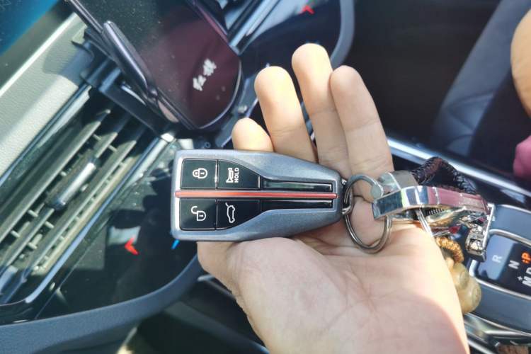 Used Hongqi HS5 2022 Facelifted Version 2.0T Smart Connect Flagship All-Wheel-Drive Edition Vehicle Key