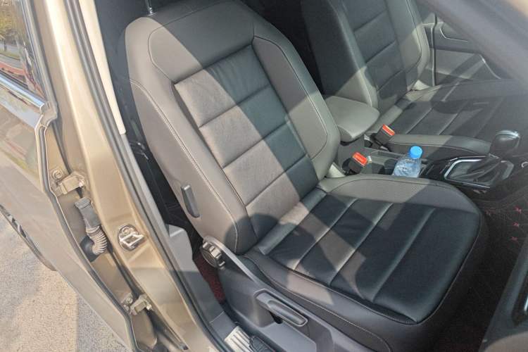 Used Volkswagen T-ROC 2020 280TSI DSG Two-Wheel Drive Comfort Version