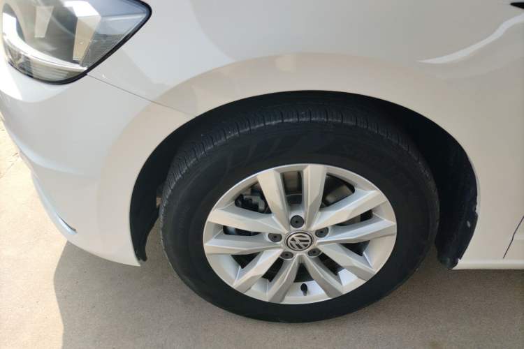 Used Volkswagen Touran 2018 Volkswagen Touran L 280TSI DSG Comfort Edition 7 Seats China VI Standard Left Front Wheel Hub