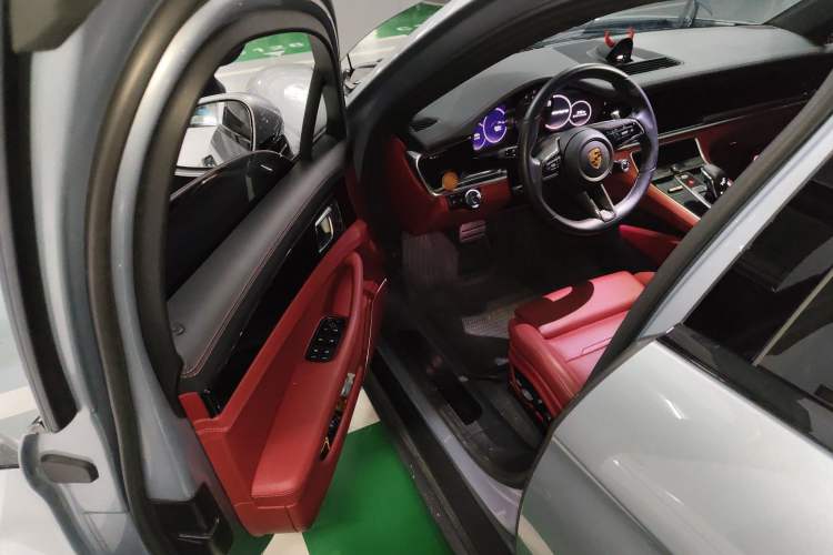 Used Porsche Panamera 2023 Panamera 2.9T Platinum Edition
