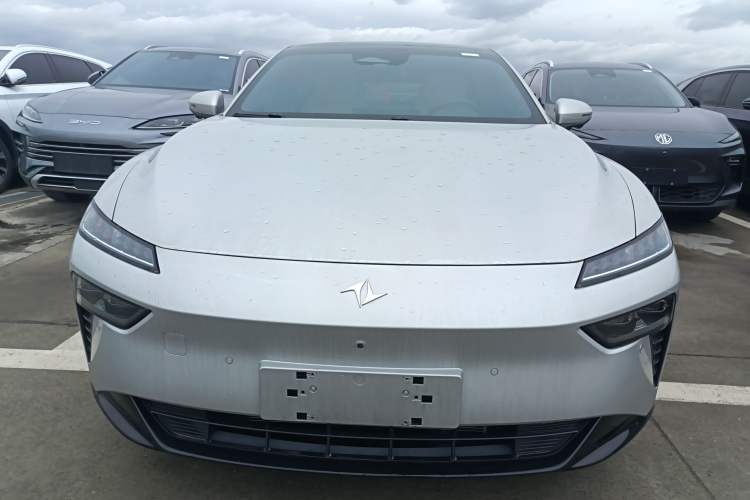 Used Dongfeng eπ eπ007 2025 Model Range-Extended 230 Leading Supreme Edition
