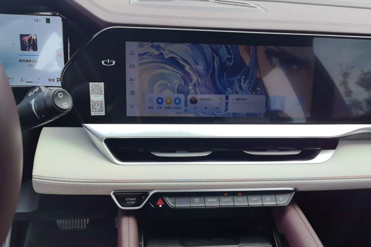 Used Geely Auto Monjaro L 2024 2.0TD High-Power Automatic Two-Wheel Drive Yunqi Version Audio And AC Panel