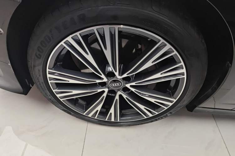 Used Audi A6L 2023 Revised Edition 45 TFSI quattro Prestige Dynamic Version Exterior 4