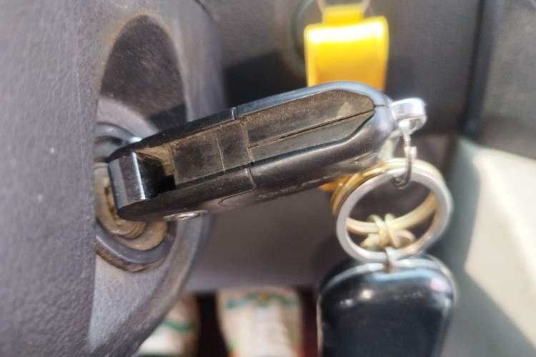 Used Dongfeng Yufeng 2020 2.5T V9 Cargo Van Long Wheelbase High Roof 3-Seater China V Emission Standard ZD25