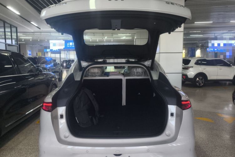 Used IM LS6 2026 Model Pure Electric Pro Max Trunk