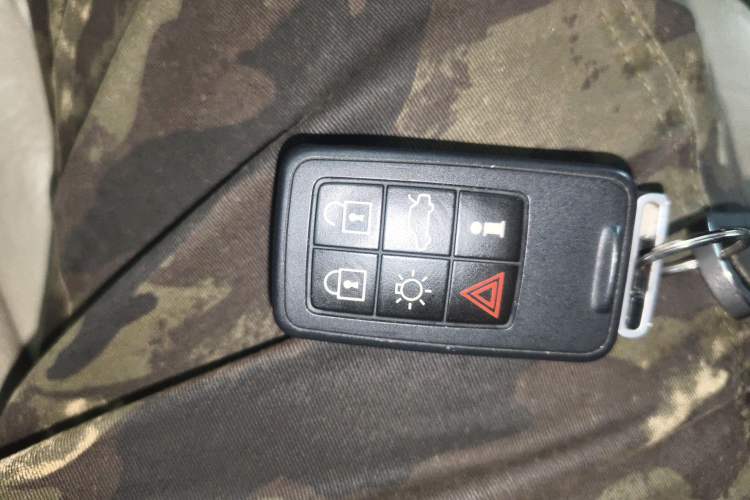 Used Volvo S60 2011 T6 AWD Prestige Edition Vehicle Key