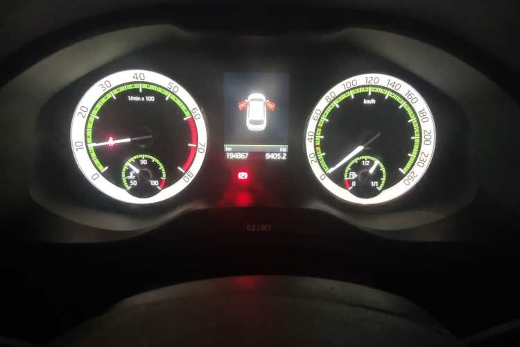 Used Skoda Kodiaq 2018 TSI380 7-Seater Four-Wheel-Drive Flagship Edition Odometer Close Up