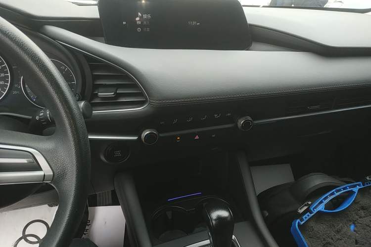 Used Mazda 3 Axela 2020 1.5L Automatic ZhiMei Edition Audio And AC Panel