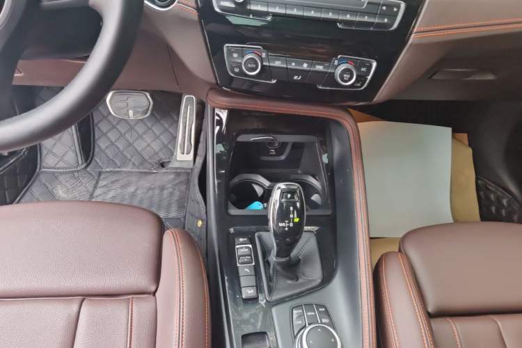 Used BMW X2 2021 Updated xDrive25i Midnight Edition Gear Lever