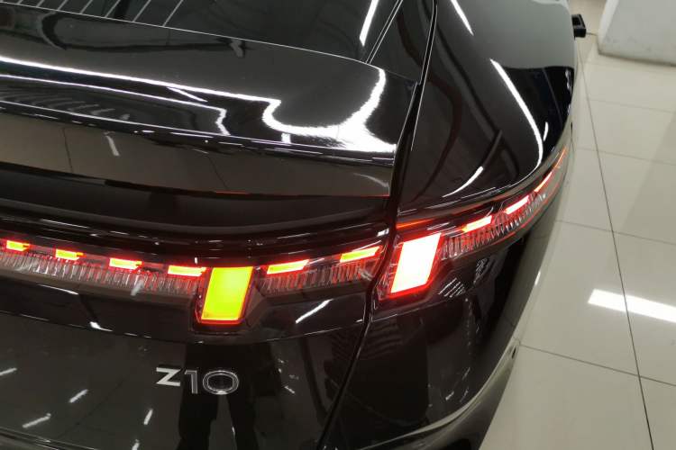 Used Lynk & Co Z10 2025 95 kWh 806 km Range Rear-Wheel Drive Advanced Driver-Assistance System Max