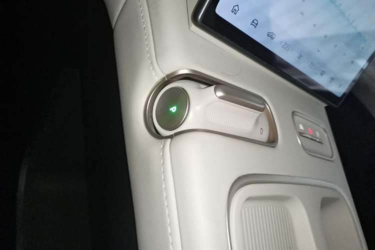 Used Nio ES6 2024 75 kWh
