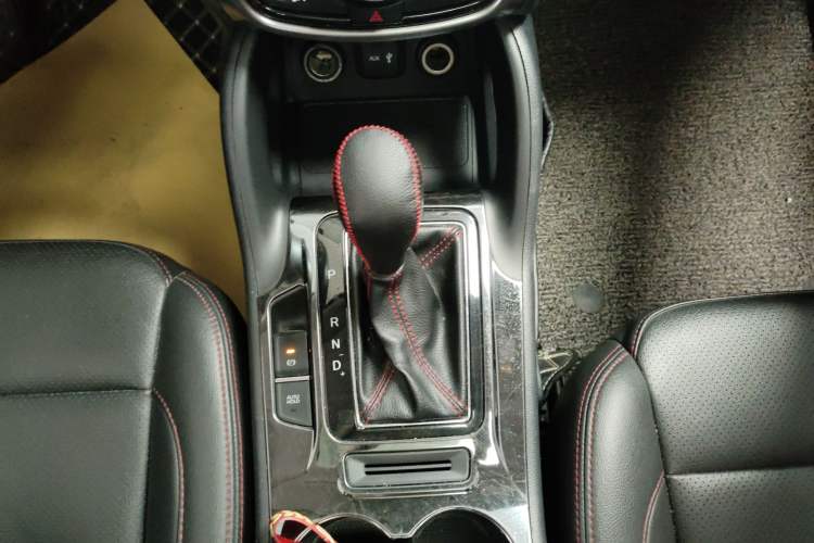 Used CHANGAN CS75 2016 1.8T Automatic Elite Model China V Standard Gear Lever