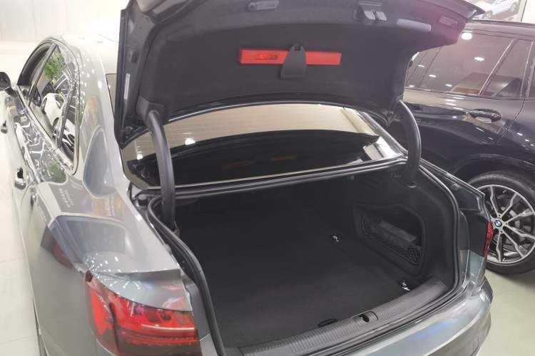 Used Audi A4L 2022 40 TFSI Luxury Dynamic Model
