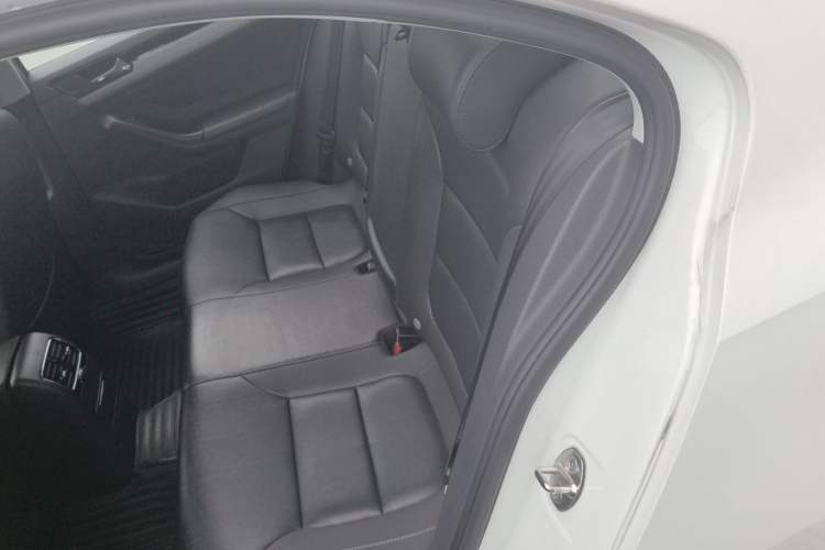 Used Volkswagen Sagitar 2017 230TSI Automatic Comfort Version
