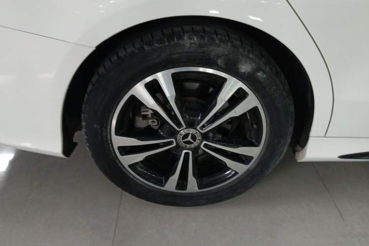 Used Mercedes-Benz C-Class 2019 C 260 Sport Edition Right Rear Wheel Hub