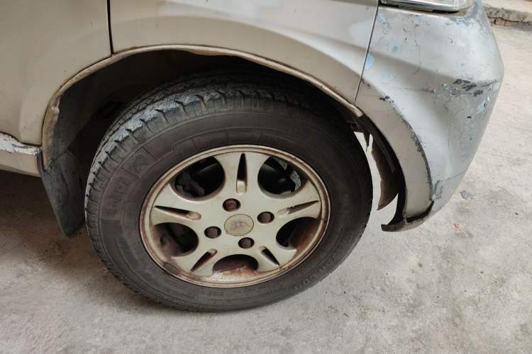 Used Wuling Rongguang 2011 1.2L Standard Version Right Front Wheel Hub