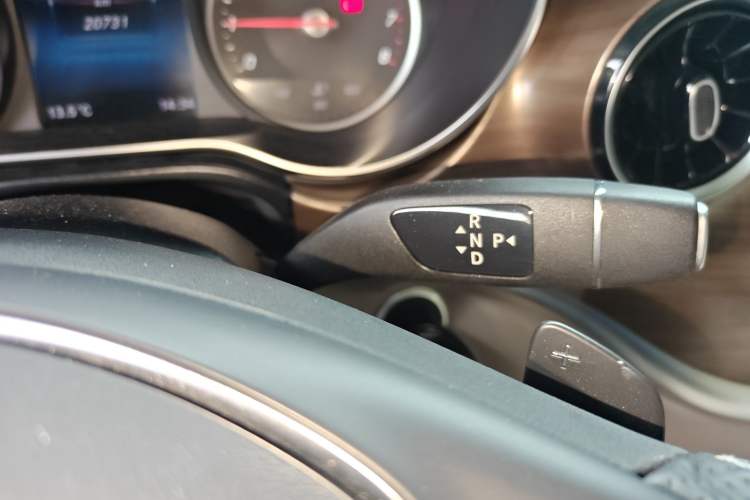 Used Mercedes-Benz V-Class 2022 V 260 Prestige Edition Gear Lever