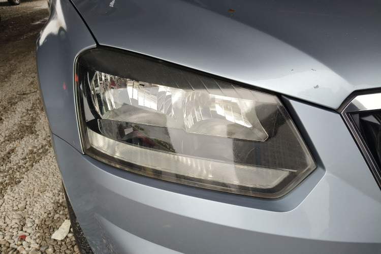 Used Skoda Yeti 2014 1.4TSI DSG Explorer Edition Right Front Headlight