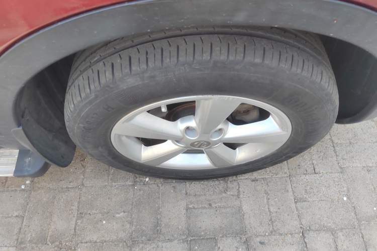 Used Nissan Qashqai 2011 2.0 XV Lea CVT 2WD Right Front Wheel Hub