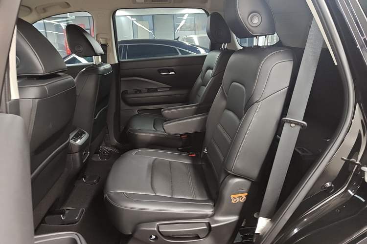 Used Nissan Pathfinder 2024 380 VC-TURBO Two-Wheel Drive Smart Enjoyment Edition 6 Seats
