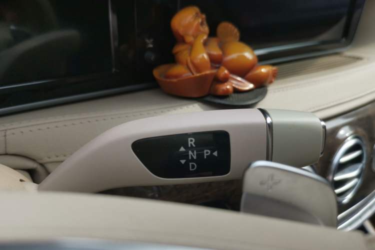 Used Mercedes-Benz S-Class 2014 S 320 L Business Model
