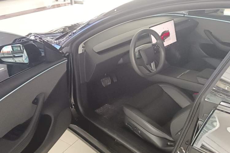 Used Tesla Model 3 2023 Rear-Wheel-Drive Version
