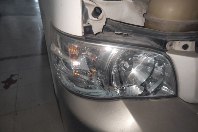 Used Jinbei Hiace 2014 2.0L Luxury Version V19
