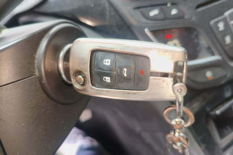 Used Buick Regal 2015 1.6T Leading Technology Model Vehicle Key