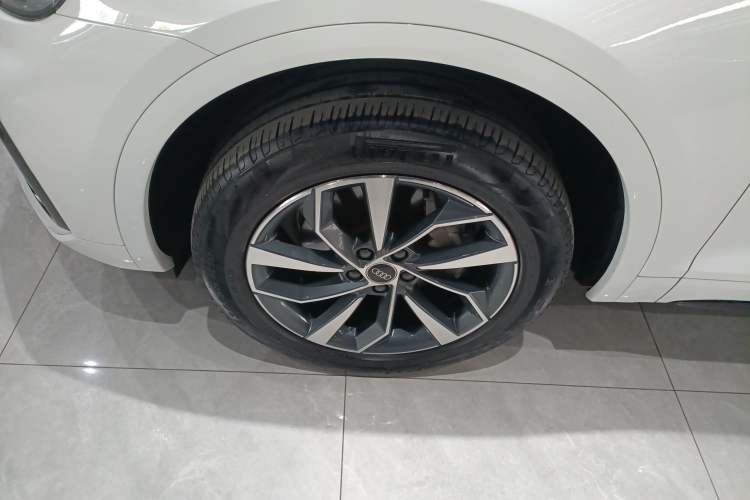 Used Audi Q5L 2023 40T Luxury Dynamic Model